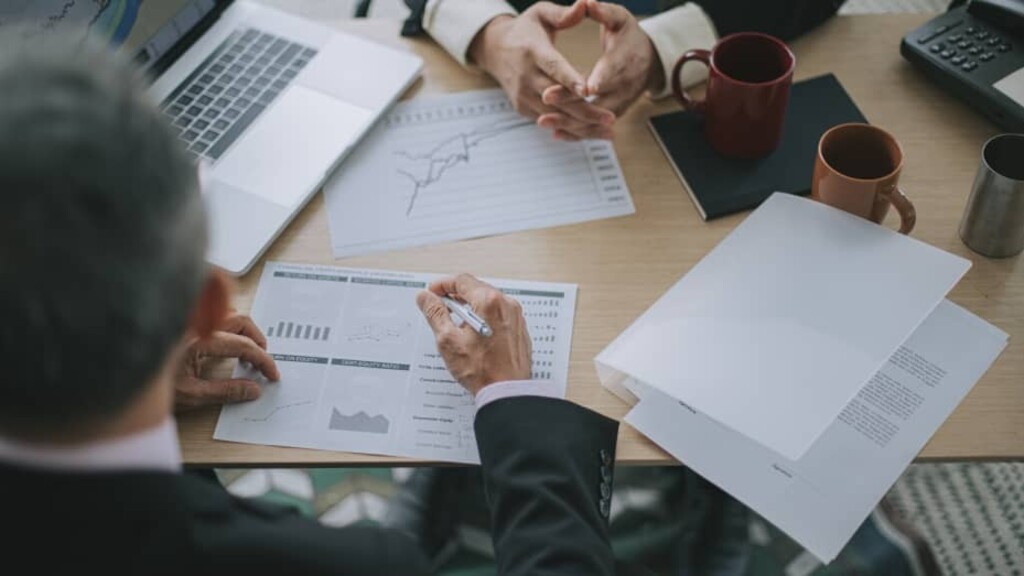 کارشناس مالی کیست